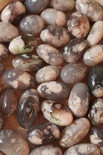 black flower agate tumble