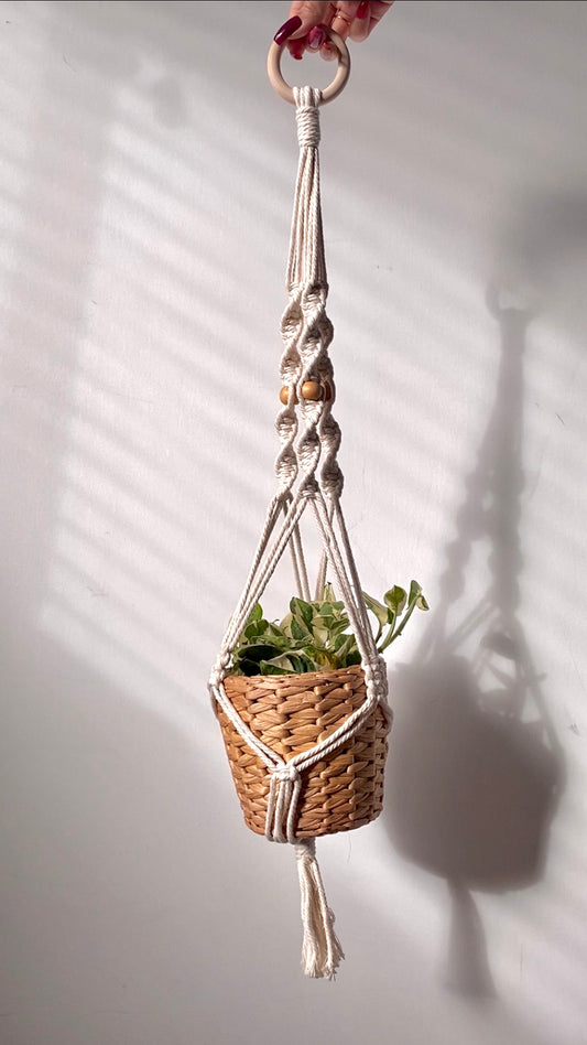 spiral macrame plant hanger - white